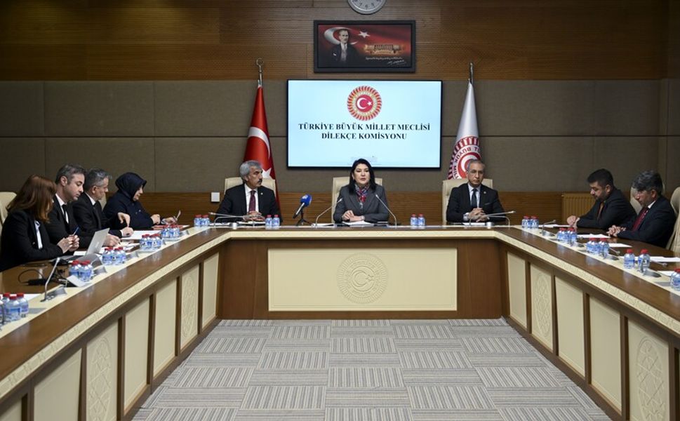 Meclise "kadınlar da askere alınsın" başvurusu