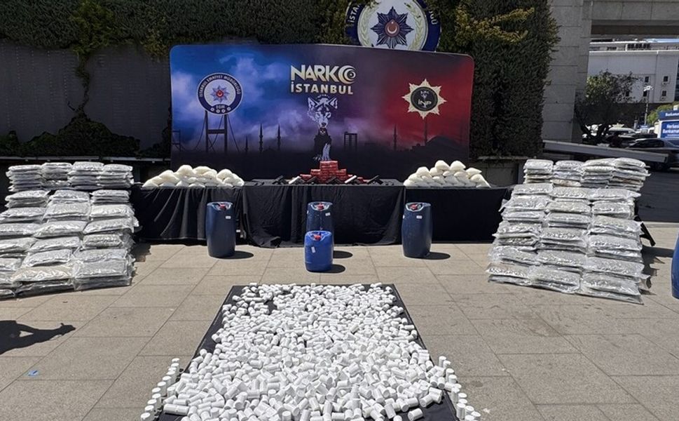 İstanbul merkezli operasyonlarda 1 ton 285 kilogram uyuşturucu ele geçirildi