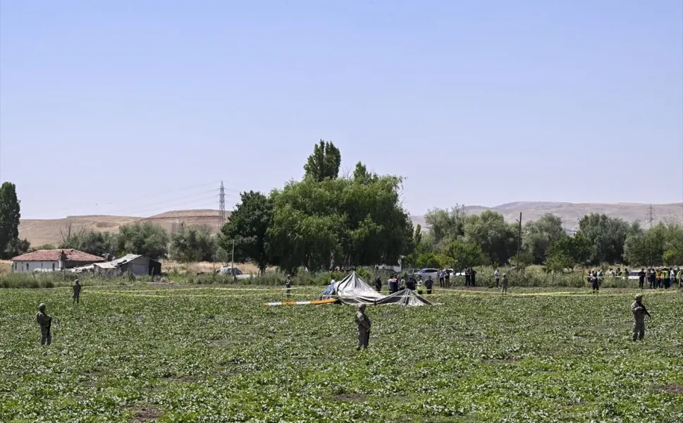 Ankara'da düşen helikopterdeki pilotlardan biri hayatını kaybetti