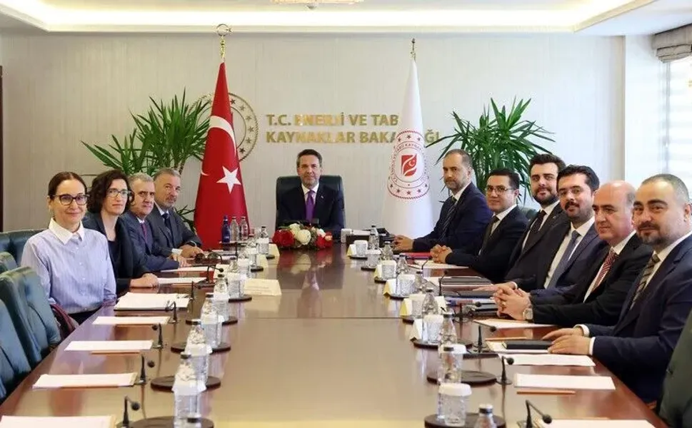 Bakan Bayraktar, Dünya Bankası Türkiye Ülke Direktörü Jean-Christophe Carret ile bir araya geldi
