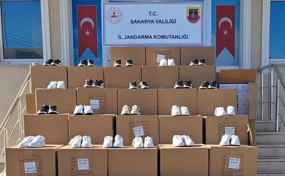 Sakarya'da 10 milyon 680 bin lira değerinde taklit spor malzemesi ele geçirildi