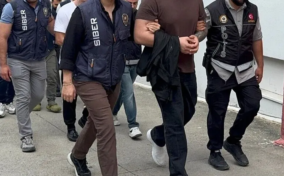 İstanbul'da uluslararası forex dolandırıcılığı operasyonunda 54 şüpheli yakalandı