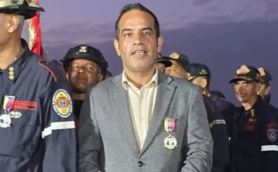 Venezuela depreminde 38 kişiyi kurtaran Türk vatandaşı Eser'e, "Kahramanlık Nişanı" takdim edildi