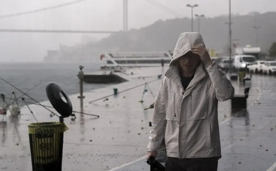 İstanbul'un bazı bölgelerinde sağanak etkili oldu