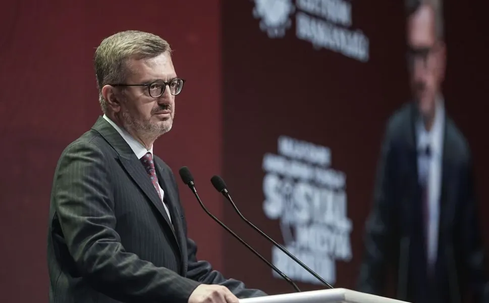 İletişim Başkanı Duran: Vatandaşla iletişimi tek bir mecra ile sınırlı tutmamız düşünülemez