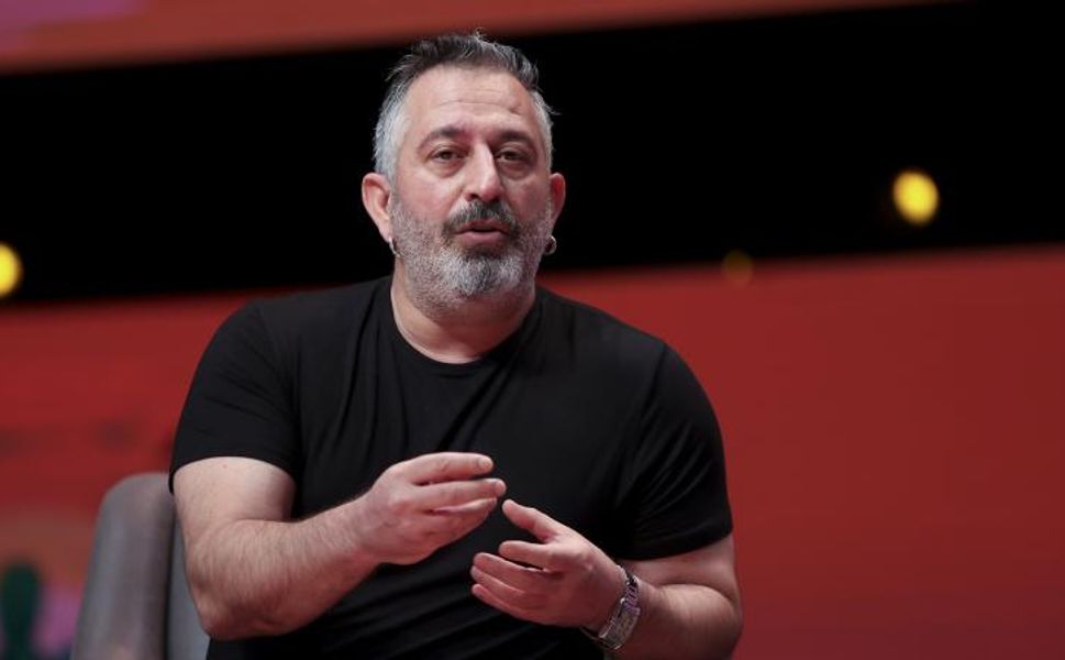 Kalp krizi geçiren Cem Yılmaz hastaneye kaldırıldı