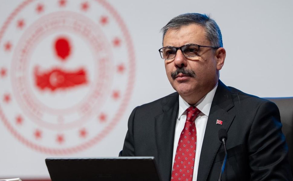 Bakan Çiftçi: Tribünlerde holiganizme asla geçit vermeyeceğiz