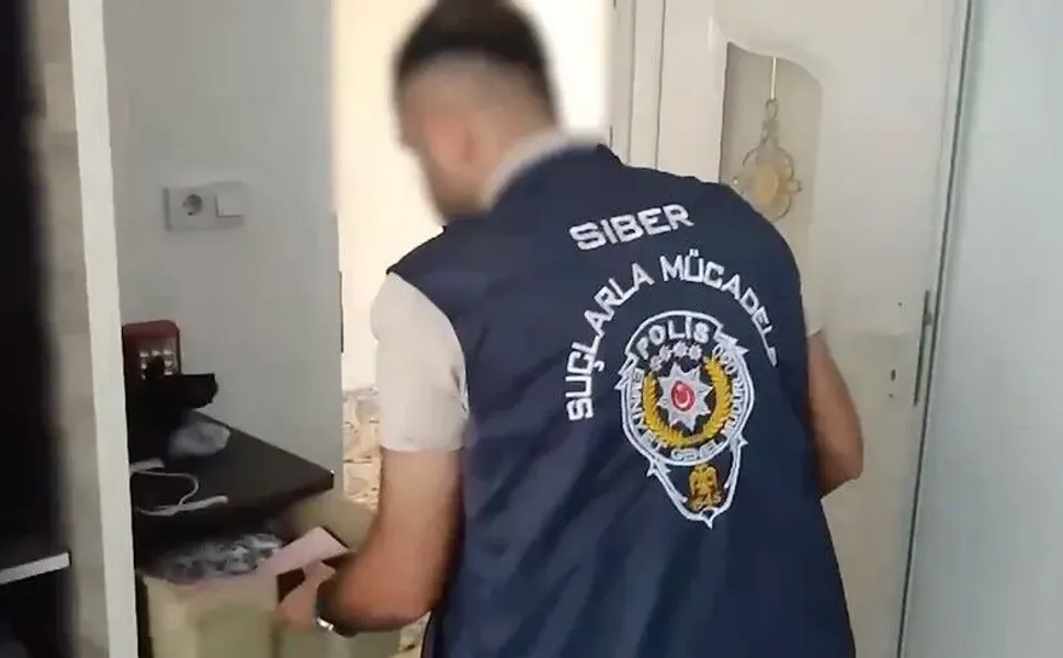 Siber suçlarla mücadeleye ilişkin 15 ildeki operasyonlarda yakalanan 93 kişi tutuklandı