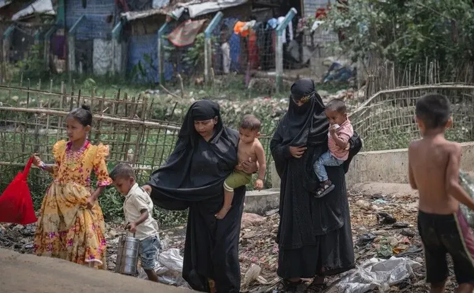 Myanmar, 300 binden fazla Arakanlı Müslümanın ülkeye dönüşünü güvenlik koşullarına bağladı