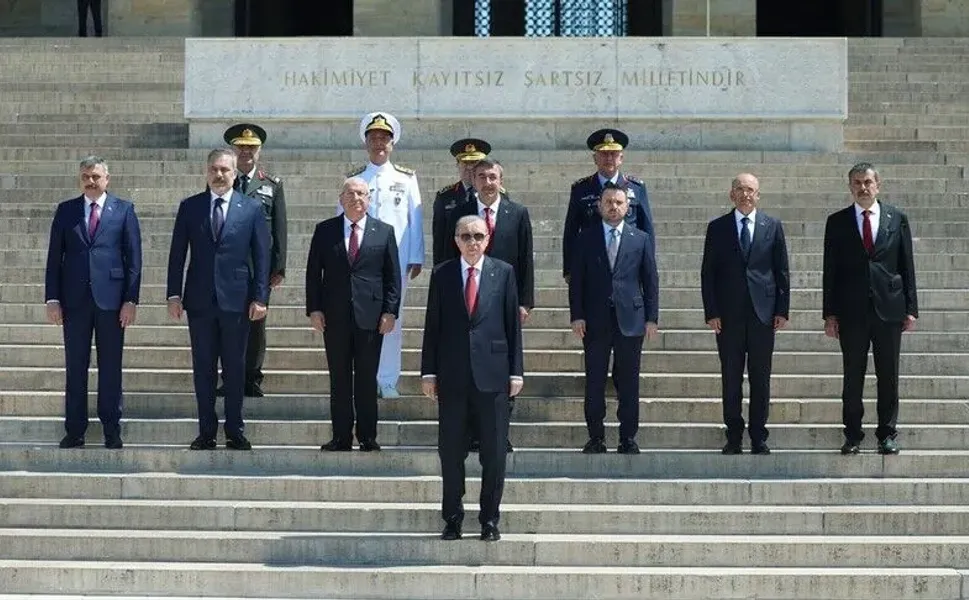 Cumhurbaşkanı Erdoğan başkanlığındaki YAŞ üyeleri Anıtkabir'i ziyaret etti