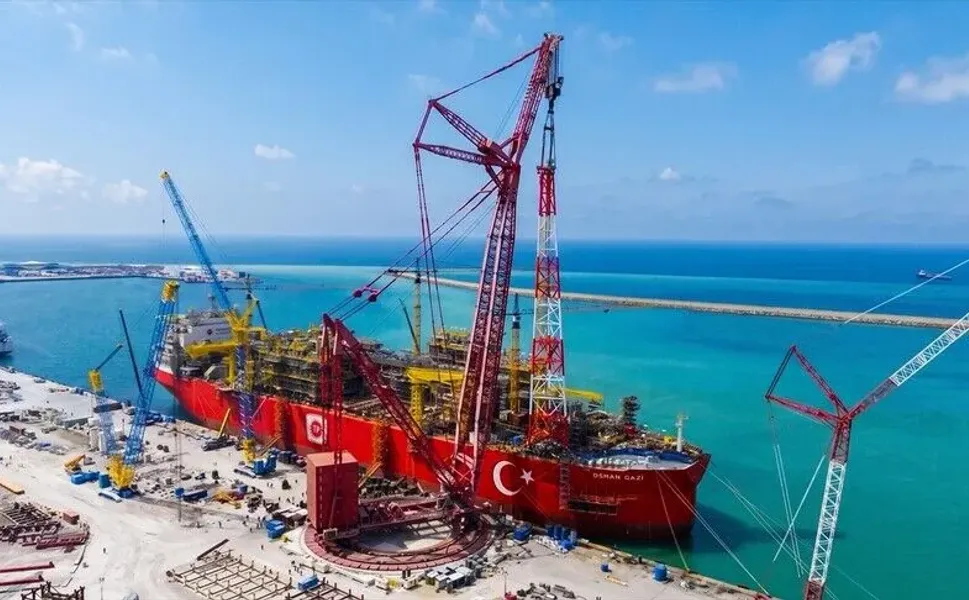 Osman Gazi Yüzer Üretim Platformu Karadeniz'de göreve bir adım daha yaklaştı