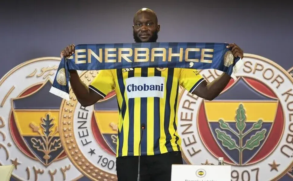 Fenerbahçe'de Romelu Lukaku için imza töreni düzenlendi