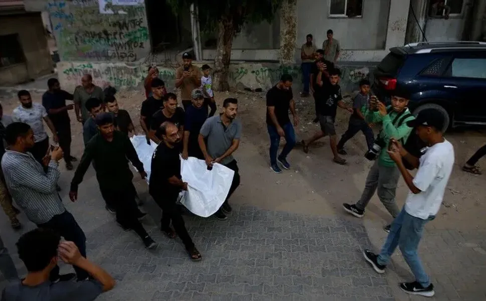 İsrail'in Gazze kentindeki bir kafeye saldırısında 6 Filistinli hayatını kaybetti, 14'ten fazla kişi yaralandı