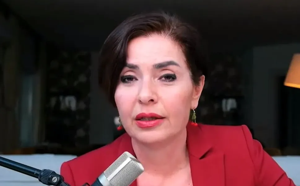Özlem Gürses'ten canlı yayında Togg gafı