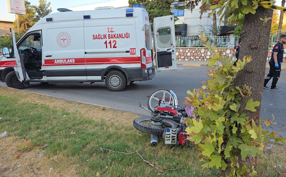 Gaziantep'te 14 Yaşındaki Çocuk Refüje Çarptı: Hayatını Kaybetti!