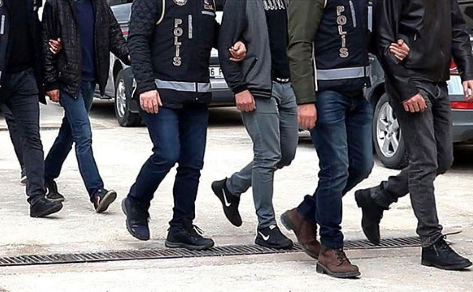 Antalya’da Yeni Nesil Suç Örgütlerine Şafak Baskını: 10 Gözaltı, İşte o görüntüler...