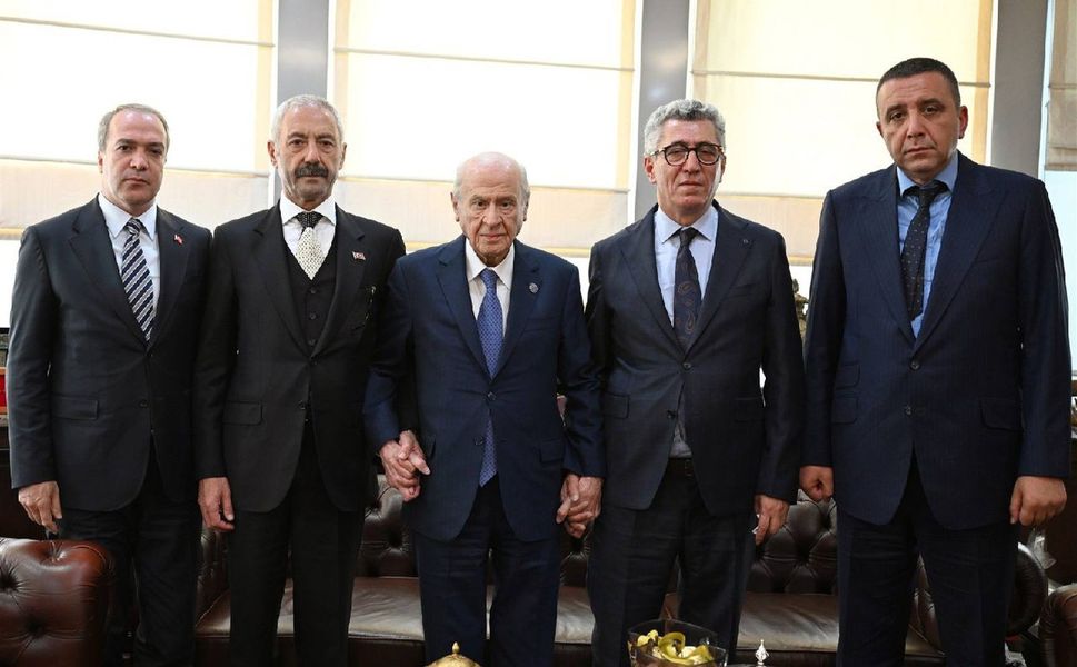 Sarallar ve Şahinler aileleri, MHP Genel Başkanı Bahçeli ile tarihi buluşma yaptı... İşte detaylar!