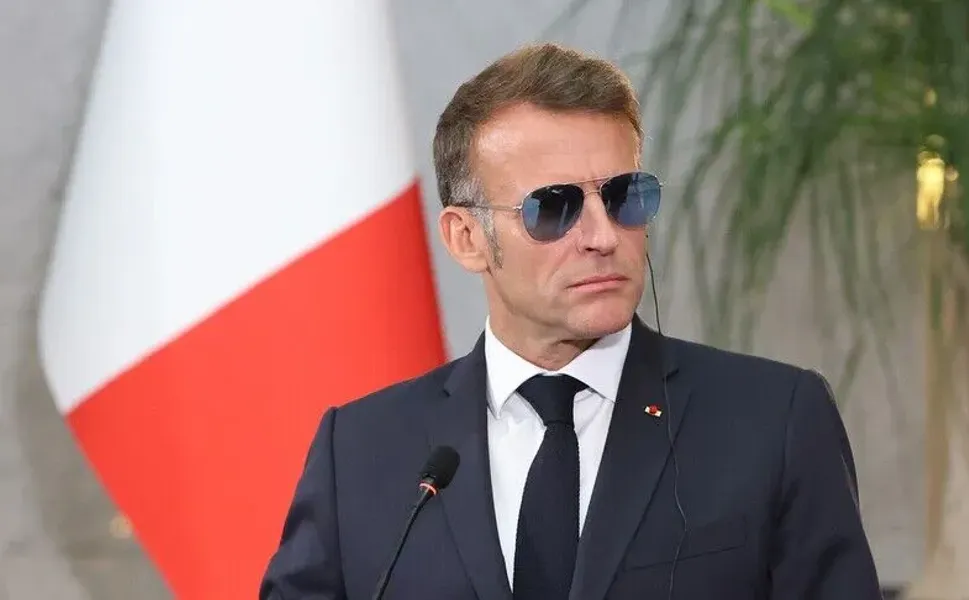 Macron'dan çarpıcı sosyal medya mesajı: Çok bakıyoruz ama artık hiçbir şey... İşte detaylar!