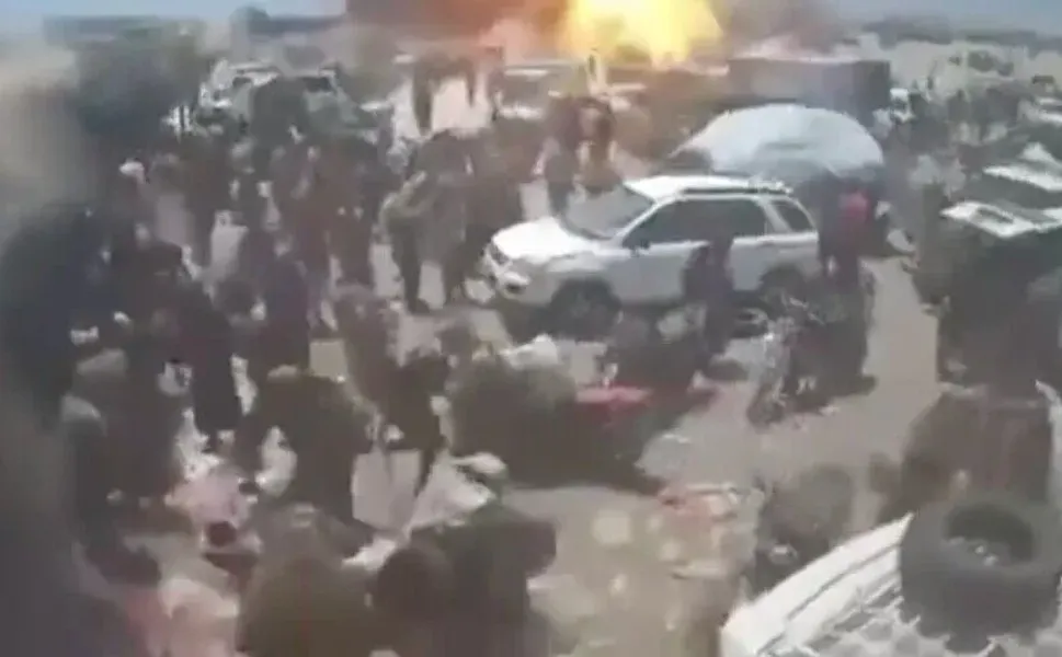Taiz’de hareketli dakikalar: Pazar yerinde patlama