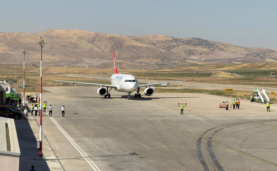 Siirt Havalimanı yeniden uçuşlara açıldı