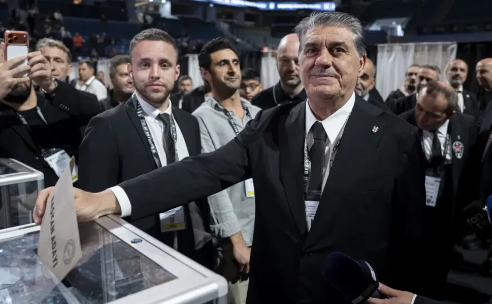 Beşiktaş'ta olağanüstü seçim sona erdi: Serdal Adalı yeniden başkan seçildi!
