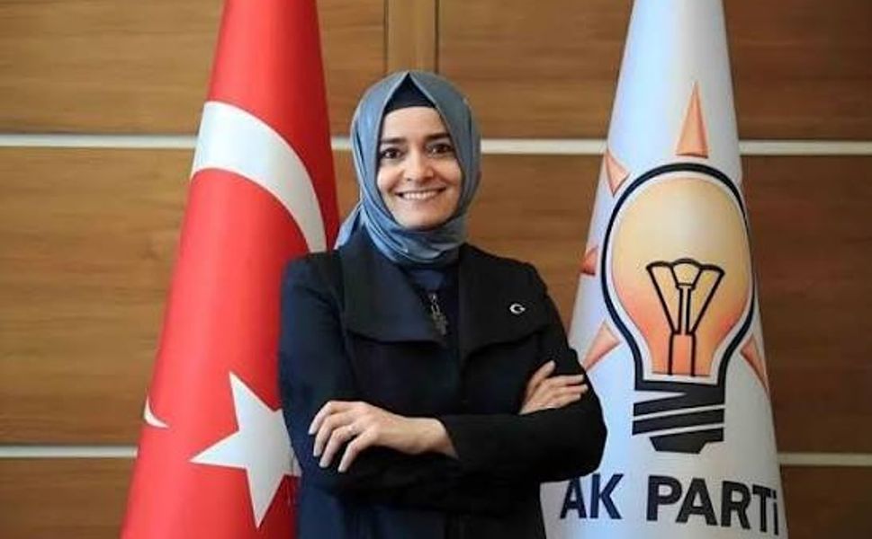 Fatma Betül Sayan Kaya, AK Parti’den ihraç edildi