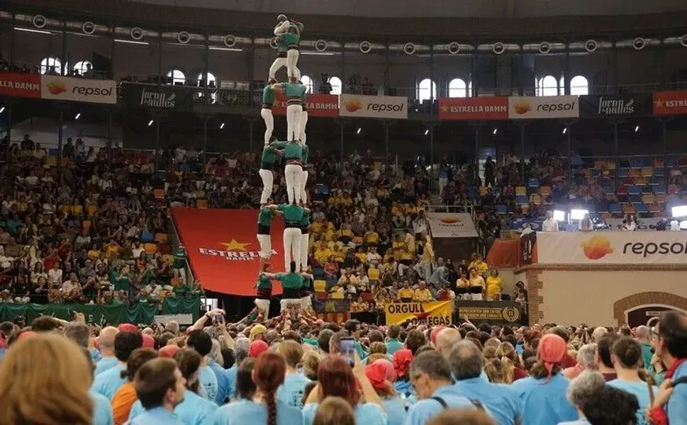 İspanya'da Castells geleneğinde tarihi gün: İnsan kuleleri yükseldi