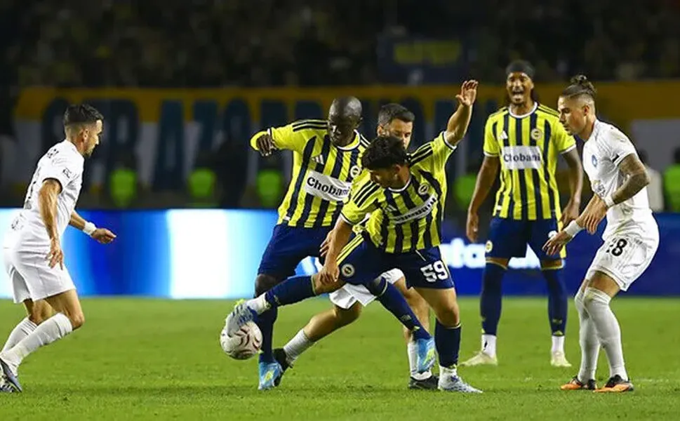 Fenerbahçe deplasmanda kazandı: Turan Tovuz 0-2 Fenerbahçe!