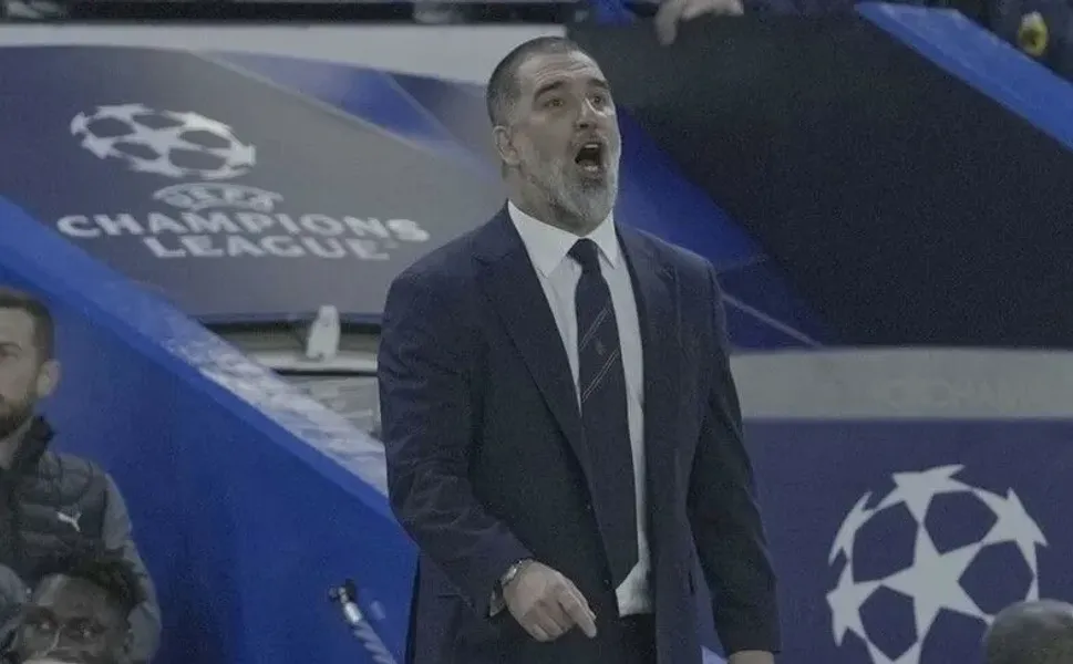 Arda Turan, Stamford Bridge’te tarihe geçti