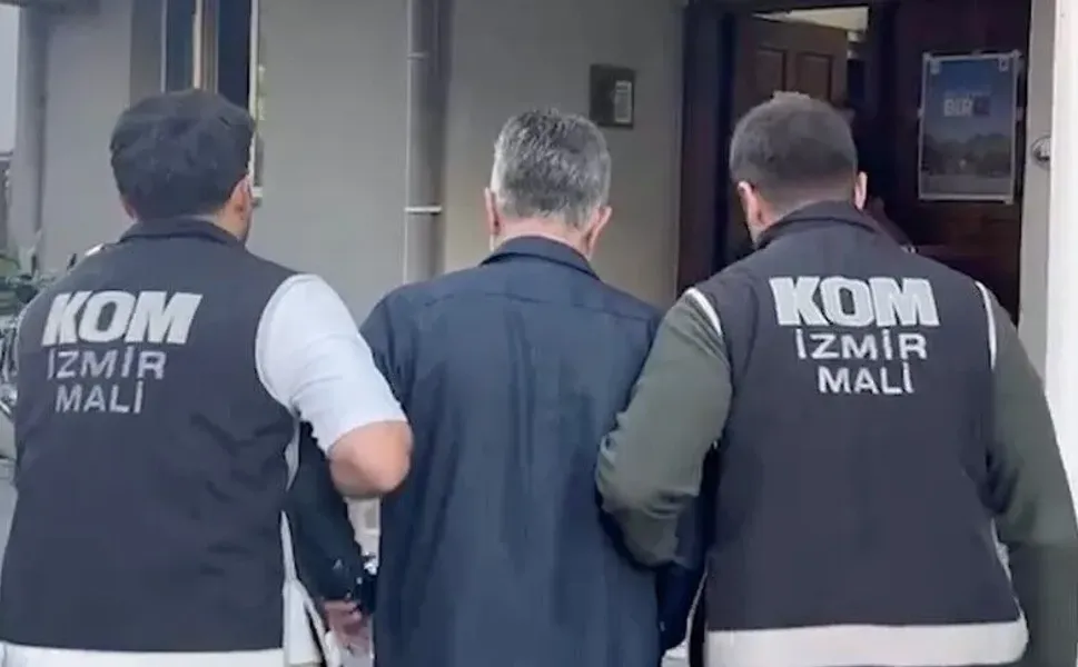 Bayraklı Belediyesine rüşvet ve ihale operasyonu: 15 tutuklama