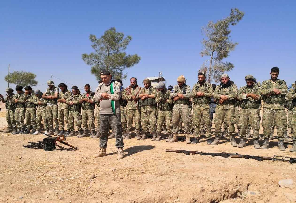 <p>Türkiye'nin güney sınırında oluşturulmaya çalışılan terör koridorunu yok etmek, bölgeye barış ve huzur getirmek amacıyla TSK ve Suriye Milli Ordusu (SMO) ile Suriye'nin kuzeyinde YPG/PKK ve DEAŞ terör örgütlerine karşı başlatılan Barış Pınarı Harekatı kapsamında, El Yabse ve Tel Fander köyleri terörden arındırıldı.</p>