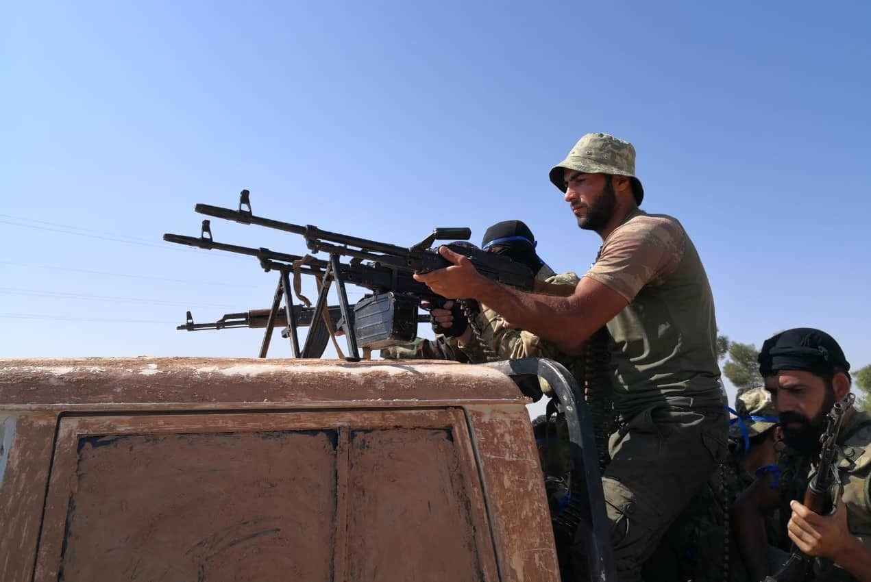 <p>Türkiye'nin güney sınırında oluşturulmaya çalışılan terör koridorunu yok etmek, bölgeye barış ve huzuru getirmek amacıyla başlatılan harekata katılan SMO mensupları, Şanlıurfa'nın Akçakale ilçesinden hareket etti.</p>