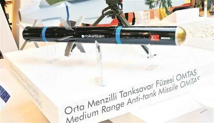 <p>
  <strong>MIZRAK-O</strong>
</p>
<p>Roketsan üretimi OMTAS aynı zamanda Mızrak-O adıyla da biliniyor. Roketsan’ın piyade birliklerinin karadan karaya kullanımı için geliştirdiği bir tanksavar füze sistemi olan OMTAS, savaş alanındaki tüm zırhlı araçları vurmak için kullanılıyor. Gündüz ve gece tüm hava koşullarında görev yapabilen OMTAS, 4 km menzile sahip.</p>