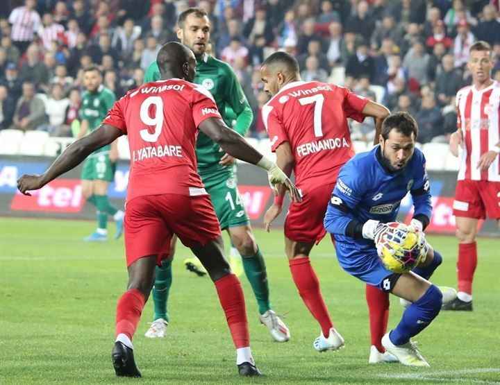 <div class="spot">Pereira (Trabzonspor): 7.6 puan</div>
<div class="ads dev-ad-detail-side-top">
<div class="band"> </div>
</div>