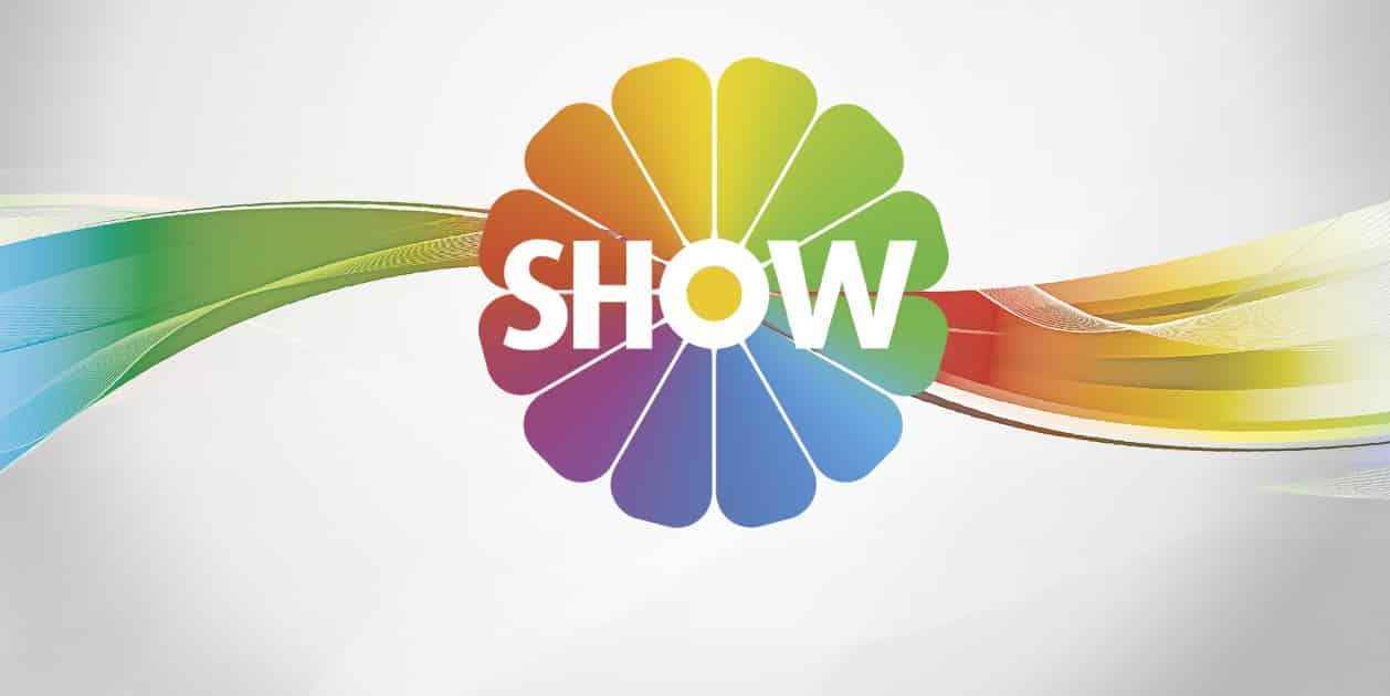 <p>
  <strong>
    <em>12 ARALIK PERŞEMBE SHOW TV YAYIN AKIŞI</em>
  </strong>
</p>
<ul>
<li>06:00 KUAFÖRÜM SENSİN</li>
<li>08:00 KENDİNE İYİ BAK</li>
<li>09.30 ZAHİDE YETİŞ'LE</li>
<li>12:30 KUAFÖRÜM SENSİN </li>
<li>16:00 YENİ GELİN</li>
<li>18:45 SHOW TV ANA HABER</li>
<li>20:00 GÜLDÜR GÜLDÜR SHOW</li>
<li>00:15 KUZEY YILDIZI İLK AŞK</li>
</ul>
