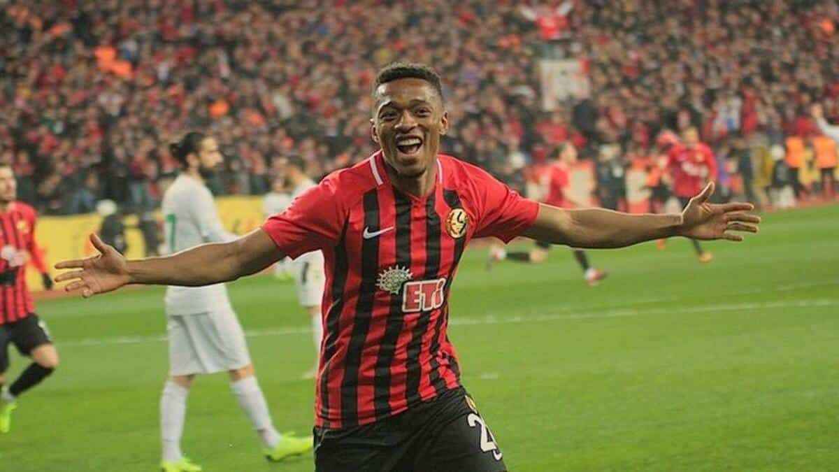 <p>JESSE SEKIDIKA</p>