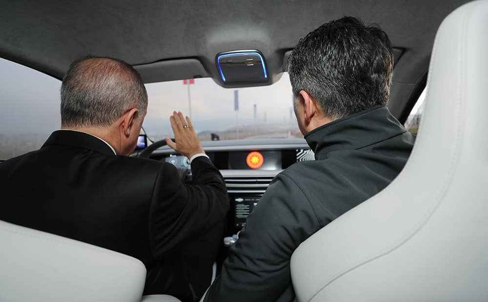 <div class="detail-content">
<div class="photo-section no-title " data-io-article-url="https://www.cnnturk.com/ekonomi/yerli-otomobilin-nerede-uretilecegi-belli-oldu">Öngörülen toplam sabit yatırım tutarının gerçekleştirilmesi amacıyla 31 Aralık 2023 tarihine kadar en az 3 milyar 500 milyon lira tutarında nakit sermayenin ortaklarca şirkete ödendiği yeminli mali müşavir raporu ile bakanlığa bildirilecek. Destek kararı veya yatırım teşvik belgesinde yer alan bilgiler firma talebine müteakip bakanlık tarafından yapılacak değerlendirmeye istinaden revize edilebilecek.</div>
</div>