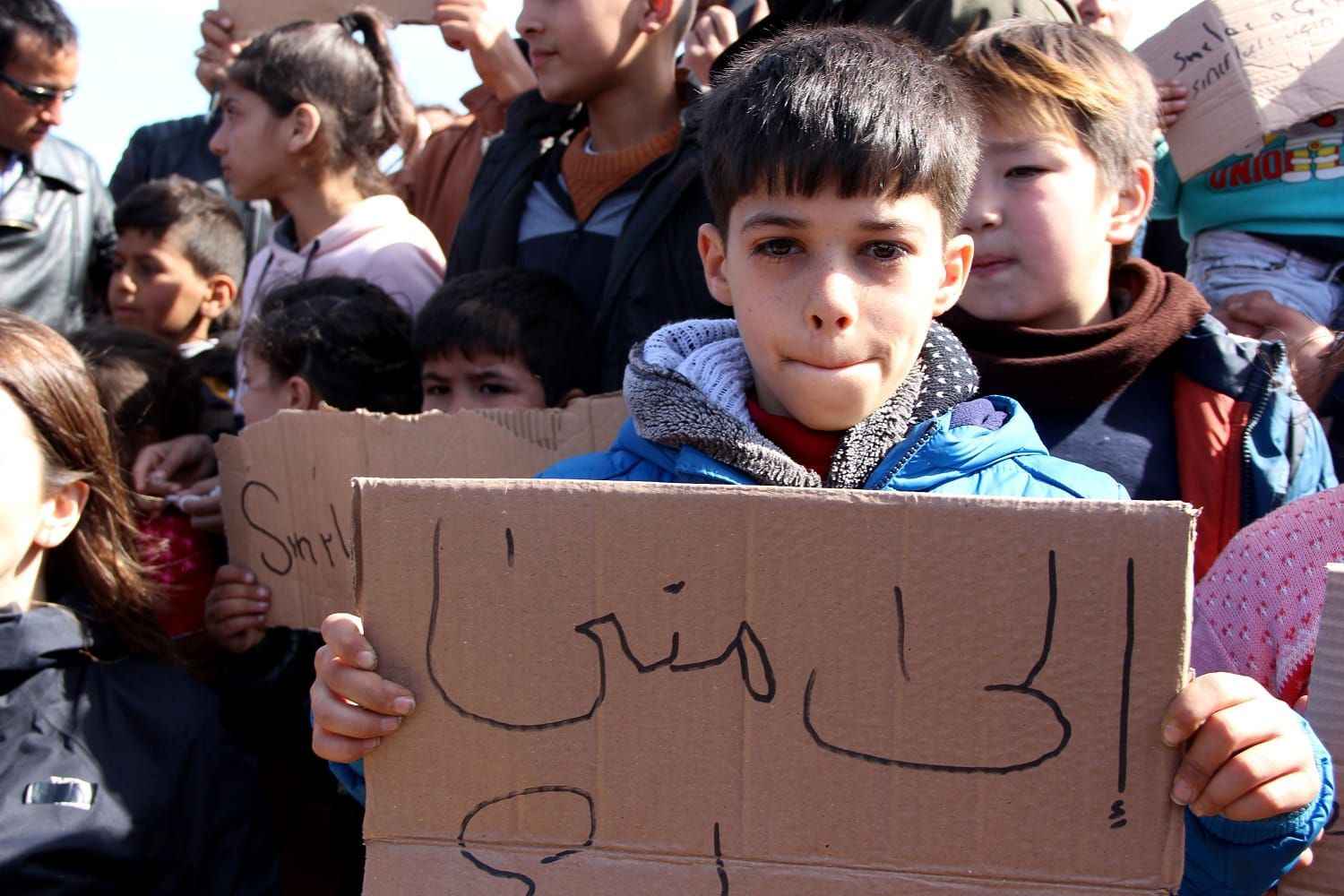 <p>Suriyeli 11 yaşındaki Mustafa El Muhammed de Yunan askerlerinin kendilerine şiddet uyguladığını aktardı.</p>