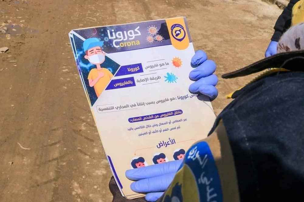 Beyaz Baretliler İdlib halkını koronavirüse karşı bilinçlendiriyor