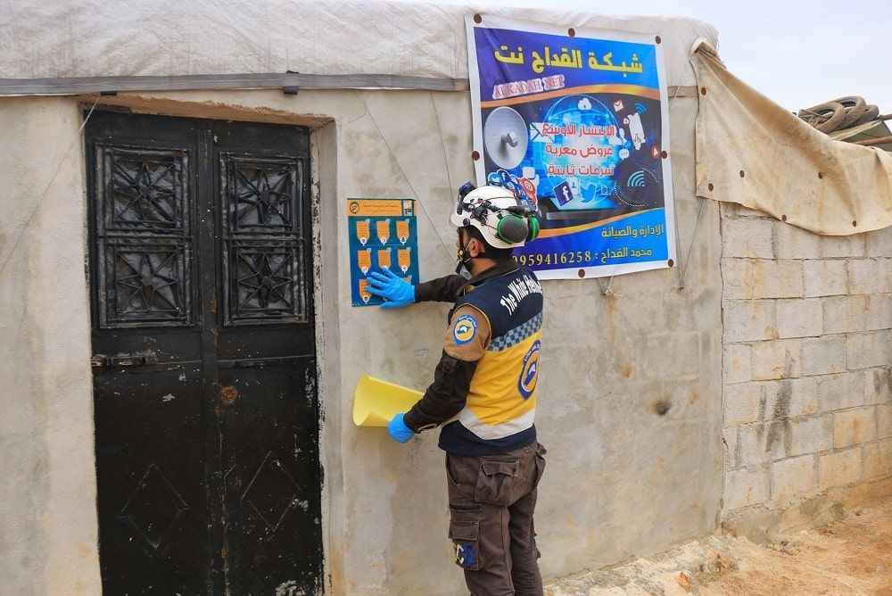 Beyaz Baretliler İdlib halkını koronavirüse karşı bilinçlendiriyor