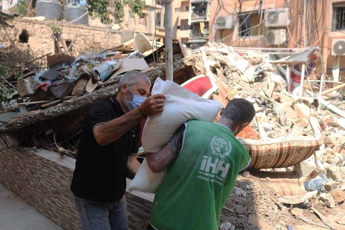 <p>
  <strong>BİN 324 AİLEYE UN DAĞITILDI</strong>
</p>
<p>Siyasi istikrarsızlık, ekonomik problemler, koronavirüs salgını ve arkasından Beyrut limanında meydana gelen patlama nedeniyle Lübnan halkı ve ekonomisi, büyük sıkıntılar çekiyor.</p>