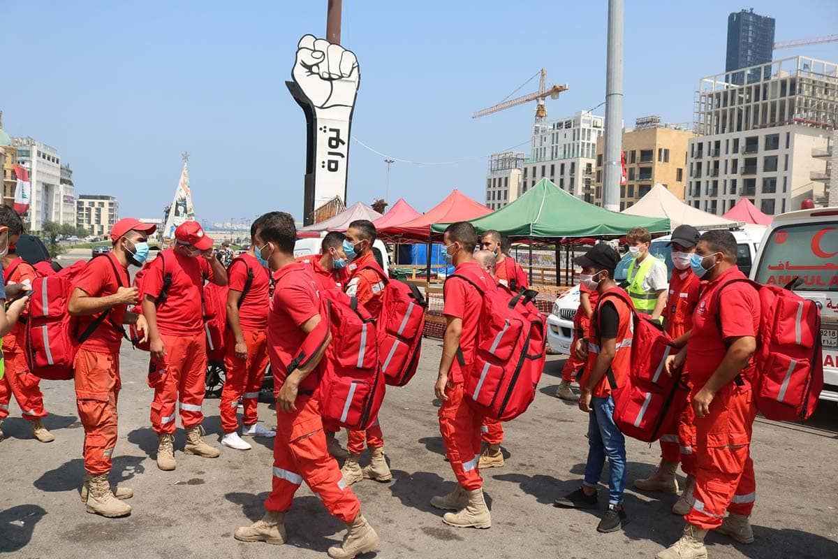 <p>4 Ağustos 2020'de Lübnan'ın başkenti Beyrut'taki Beyrut Limanı'nda gerçekleşen patlamalarda 190'dan fazla kişi hayatanı kaybetmişti. Genel Güvenlik Genel Müdürlüğü, patlamanın yıllar önce el konulan ve limanda depolanan 2 bin 750 ton amonyum nitrata bağlı olduğunu belirtmişti.</p>