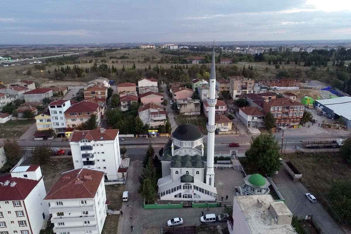 Hırsızlar 3 kez girdi: Kırklareli'nde caminin alemleri çalındı