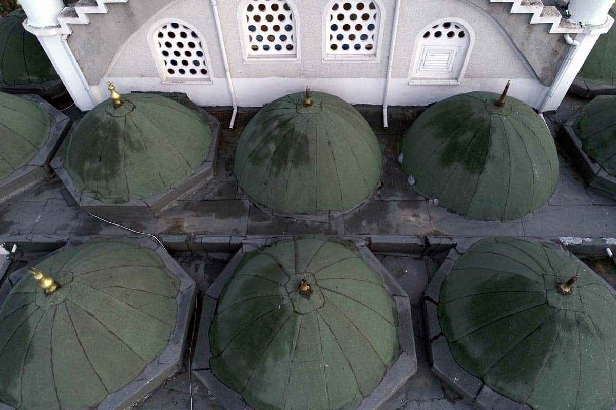 Hırsızlar 3 kez girdi: Kırklareli'nde caminin alemleri çalındı