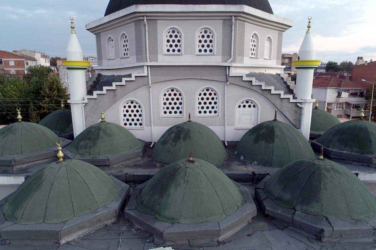 Hırsızlar 3 kez girdi: Kırklareli'nde caminin alemleri çalındı