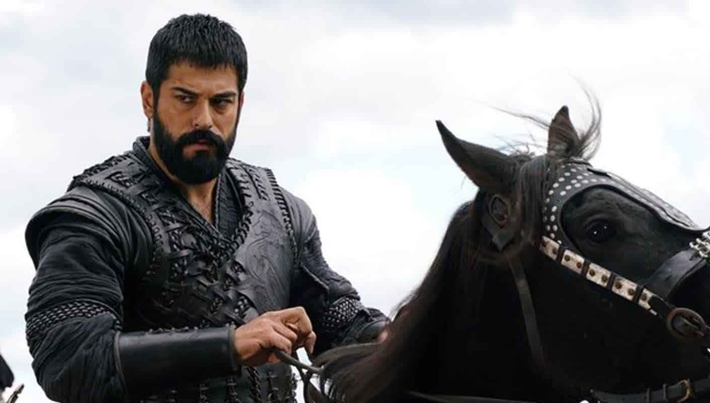 <p>Televizyon seyircisinin en fazla beğendiği yapımlardan biri olan Kuruluş Osman 33. bölümüyle Çarşamba akşamı seyircisi ile buluşuyor. Kuruluş Osman 33. bölüm canlı izle seçenekleri araştırılıyor. İddialı oyuncularla yeni sezon giren Kuruluş Osman’ın oyuncu kadrosu oldukça genişledi. Kuruluş Osman yeni bölümde Kulucahisar'ı ne pahasına olursa olsun geri alamaya karar veren Osman Bey ağabeyi Savcı Bey'in tüm itirazlarına rağmen Nikola ve Flatyos'la yüzleşmeye gider. İzleyiciler, Kuruluş Osman 33. Bölüm canlı izle! ATV canlı yayınında ile Kuruluş Osman 33. Bölüm izle ayrıntılarını merak ediyor. İşte detaylar…</p>