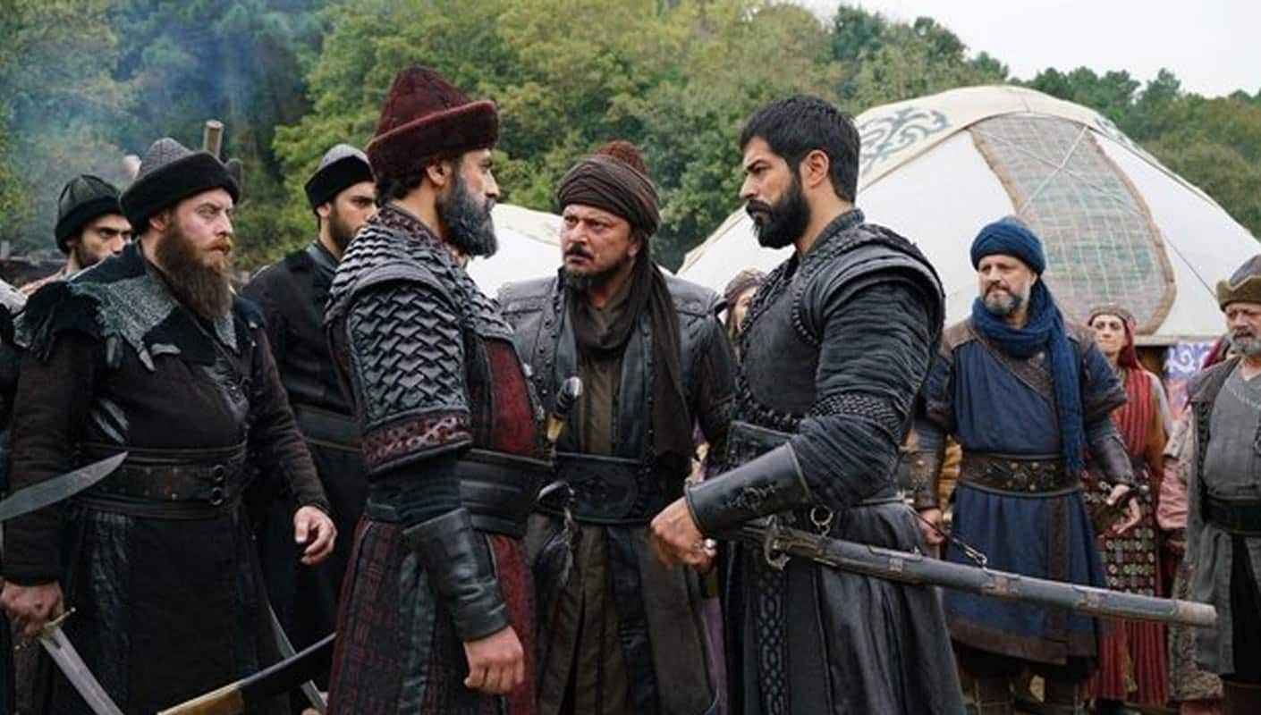 <p>
  <strong>KURULUŞ OSMAN 31. BÖLÜM ÖZETİ</strong>
</p>
<p>Kulucuhisar Kalesi Bizans'ın eline geçiyor. Osman Bey ağabeyi Savcı Bey'le karşı karşıya geliyor. Oğlu Möke'yi Geyhatu'ya teslim ederek Kayı Oası'nı büyük bir tehlikeden kurtaran Osman Bey, Nikola'nın sürpriz bir baskınla Kulucahisar Kalesi'ni ele geçirdiği haberi ile sarsılır. </p>