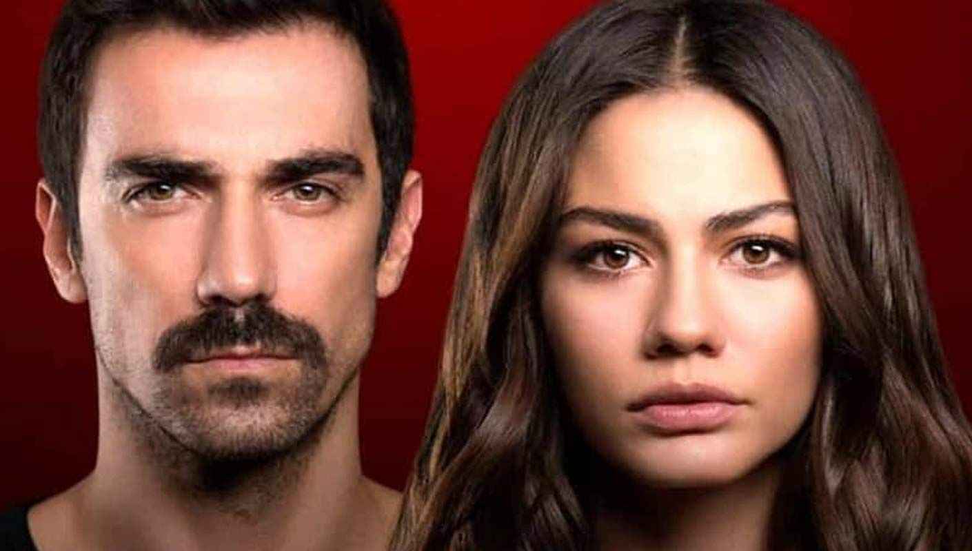 <p>İlk sezonu ile izleyicinin gönlünde taht kuran Doğduğun Ev Kaderindir 2. sezonu ile yine çok iddialı. İbrahim Çelikkol ve Demet Özdemir’in başrollerini üstlendiği Doğduğun Ev Kaderindir’in yeni bölümü çok heyecanlı. Takipçileri, Doğduğun Ev Kaderindir 17. bölüm canlı izle! TV8 canlı yayın ile Doğduğun Ev Kaderindir 17. bölüm izle! ayrıntılarını öğrenmek istiyor.</p>
