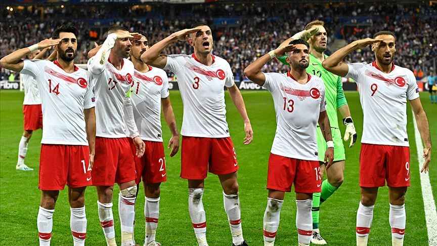 <p>Türkiye Hırvatistan maçı  saat 20:45'de oynanacak ve TRTSpor ekranlarından canlı yayınlandı.</p>
<p>
  <a href="https://www.trtspor.com.tr/">
    <strong>TÜRKİYE – HIRVATİSTAN MAÇI CANLI İZLEMEK İÇİN TIKLAYINIZ…</strong>
  </a>
</p>