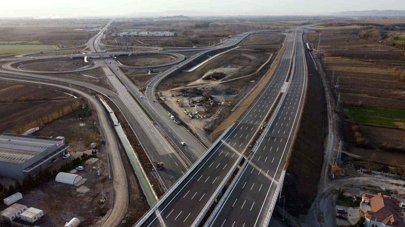 <p>İstanbul'un batısındaki Kınalı mevkisinden başlayıp Kocaeli ve Sakarya'yı kuzeyden geçerek Sakarya'nın Akyazı ilçesi yakınlarında sonlanan proje, 3 ana bölümden oluşuyor. </p>